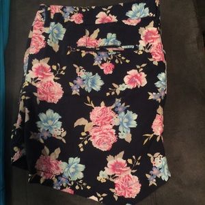 Size 18 old navy floral shorts